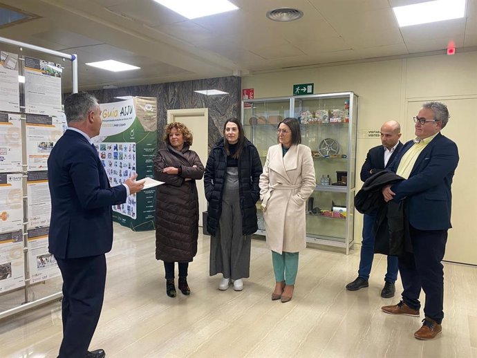 La consellera de Innovación, Universidades, Ciencia y Sociedad, Josefina Bueno, en Aiju.