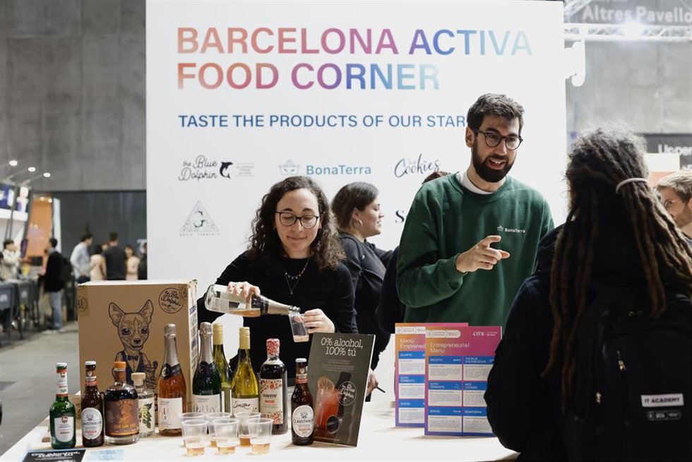 Barcelona Activa inaugura su estand en el 4YFN con el programa InnoFood.