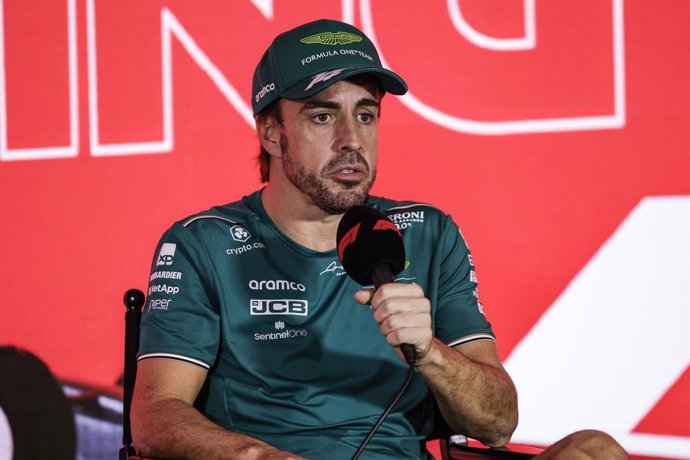 ALONSO Fernando (spa), Aston Martin F1 Team AMR23, portrait during the Formula 1 Aramco pre-season testing 2023 of the 2023 FIA Formula One World Championship from February 23 to 25, 2023 on the Bahrain International Circuit, in Sakhir, Bahrain - Photo 