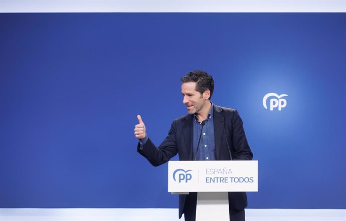 El portavoz de Campaña del PP, Borja Sémper, durante una rueda de prensa en la sede del partido, a 20 de febrero de 2023, en Madrid (España). La comparecencia ha tenido lugar después de la reunión del Comité de Dirección
