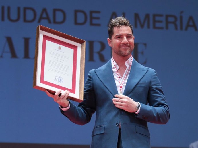 David Bisbal durante la entrega del titulo de Hijo Predilecto de la ciudad de Almería