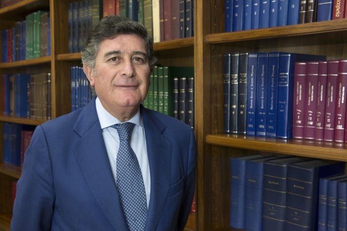 Archivo - Andalucía.- Manuel Pérez Fernández, reelegido presidente del Colegio de Farmacéuticos para los próximos cuatro años