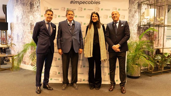 José Joaquín Gallardo y Reyes Gallardo con hermanos Trinidad.