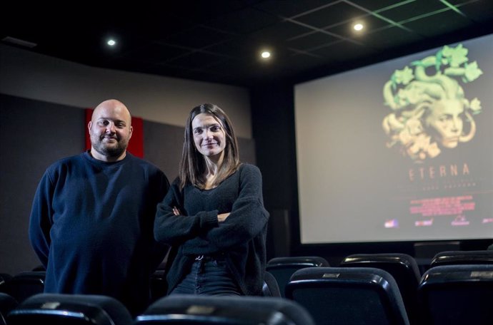 El director Juanma Sayalonga posa durante una entrevista para Europa Press en el Cine Artistic Metropol, a 27 de febrero de 2023, en Madrid (España)., junto con la productora ejecutiva Teresa Segura, de Diffferent Entertainment.