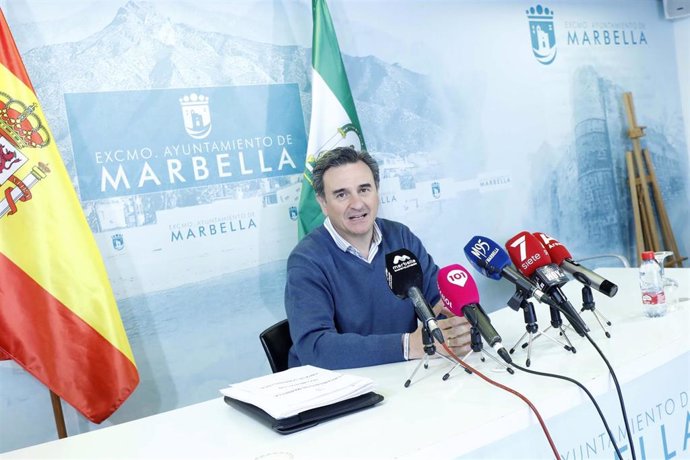 El portavoz municipal de Marbella, Félix Romero, en rueda de prensa