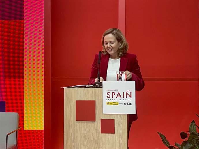 La vicepresidenta primera y ministra de Asuntos Económicos y Transformación Digital, Nadia Calviño, este lunes en el MWC