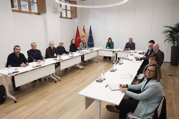 Reunión de constitución del grupo de trabajo en torno al Fuerte San Cristóbal, celebrada este lunes en el Palacio de Navarra