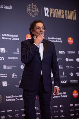 Archivo - El director de cine Agustí Villaronga posa en el photocall de los XII Premios Gaudí que concede la Academia del Cine Catalán, en Barcelona (España), a 19 de enero de 2020.
