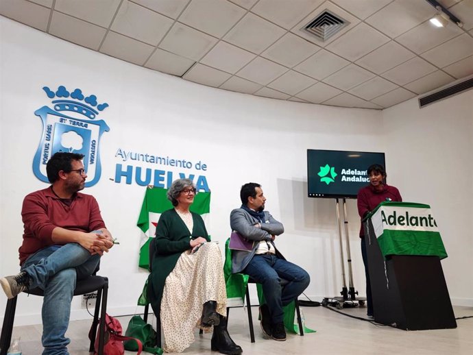 La portavoz de Adelante Andalucía, Teresa Rodríguez, en el acto de presentación del candidato a la Alcaldía de Huelva, Jesús Amador.