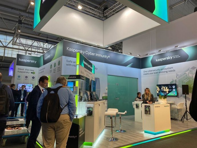 Stand Kaspersky en el Mobile World Congress 2023.