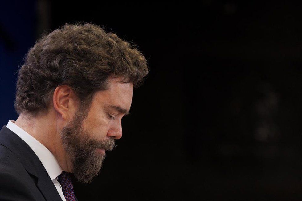 El portavoz de Vox en el Congreso, Iván Espinosa de los Monteros, durante una rueda de prensa en el Congreso de los Diputados, a 14 de febrero de 2023, en Madrid (España).
