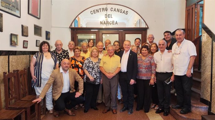 Reunión del candidato del PP en Asturias, Diego Canga, con los emigrantes asturianos pertenecientes al Centro Cangas del Narcea de Buenos Aires (Argentina).