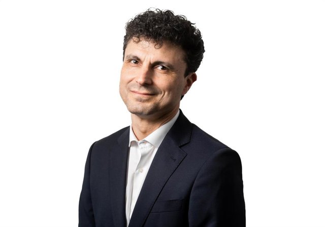 Archivo - El director de Negocio de Movilidad en Samsung España, David Alonso