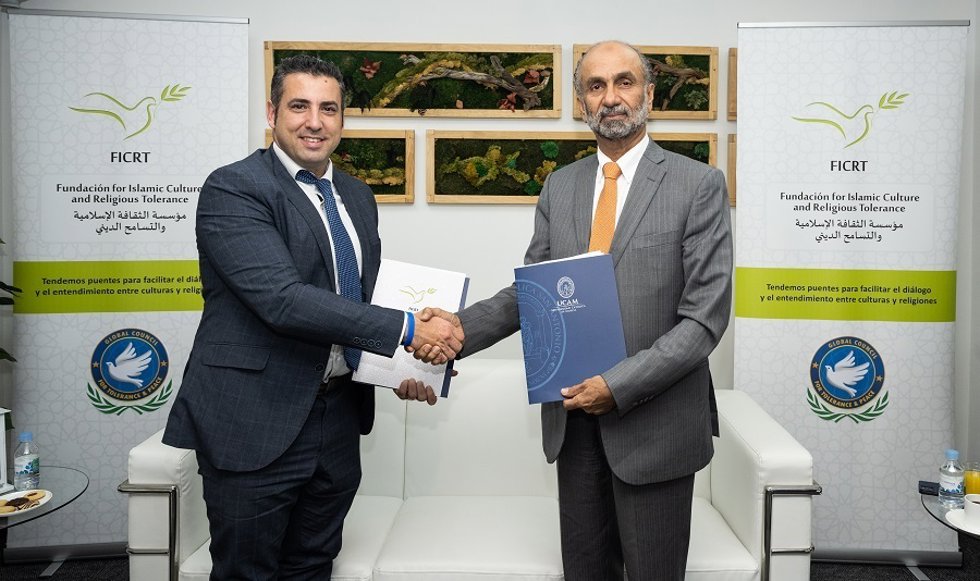 José Luis Mendoza García y S. E. Ahmed Al Jarwan firmaron el acuerdo en la sede madrileña de FICRT