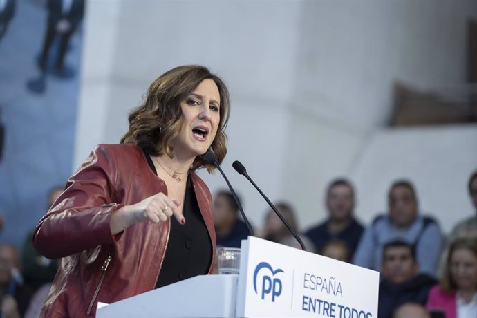 La portavoz del PP en el Ayuntamiento de Valencia y candidata a la Alcaldía, María José Catalá, interviene durante la clausura de la 26 Intermunicipal del Partido Popular