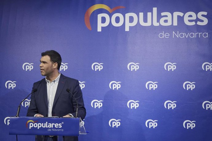 Archivo - El presidente del PP de Navarra, Javier García, durante una rueda de prensa