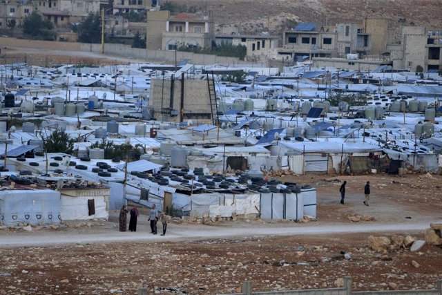 Archivo - Un campamento de refugiados sirios en la ciudad de Arsal, en Líbano