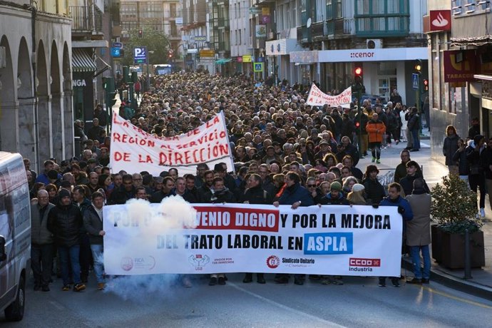 Manifestación convocada por el comité de Aspla el pasado 6 de febrero en Torrelavega.