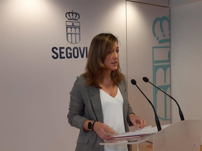 El Ayuntamiento de Segovia solicita la retirada de placas franquistas a 67 comunidades de propietarios