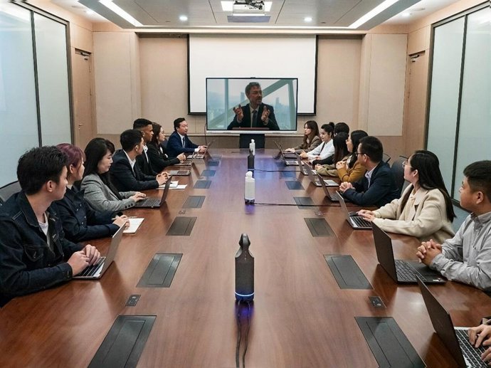 Kandao Meeting Omni,a Multi-System Collaboration Solution for Large Conference Rooms