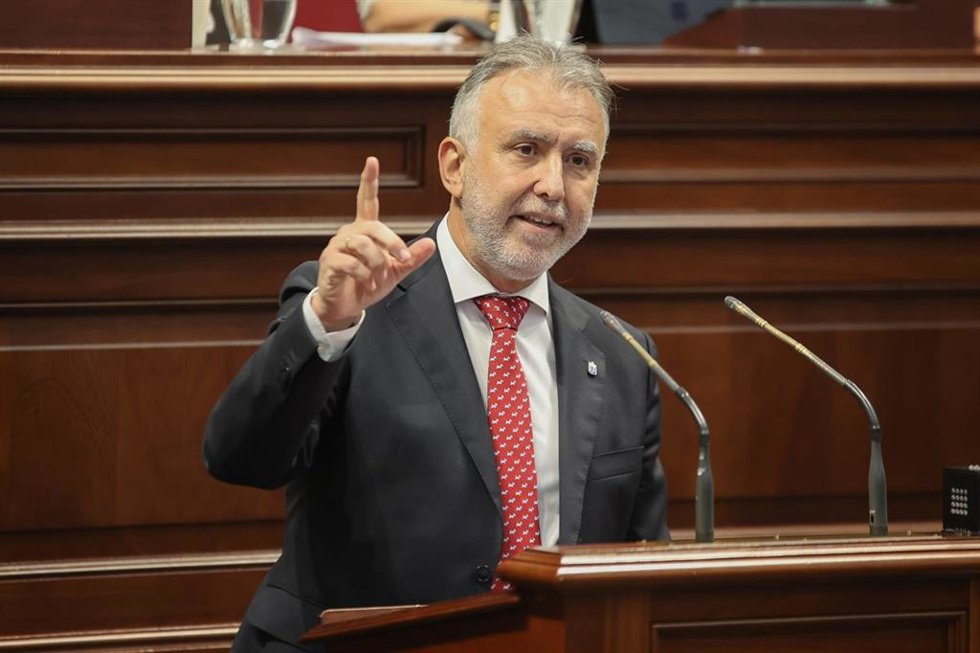 El presidente de Canarias, Ángel Víctor Torres, durante su intervención en el Debate sobre el estado de la nacionalidad canaria, último de la décima Legislatura