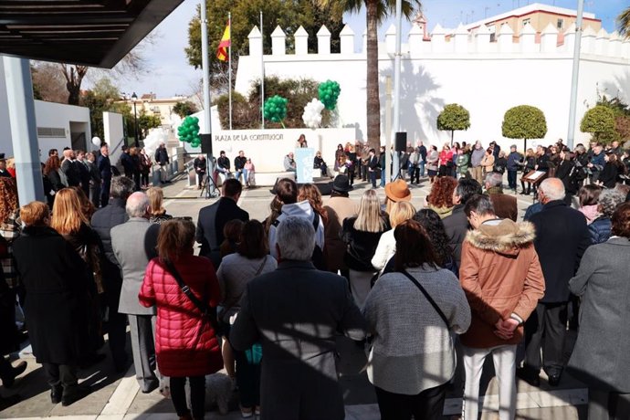 Ayuntamiento De Tomares: Nota De Prensa Y 5 Fotos (Tomares Celebra El Día De Andalucía Con Un Acto Institucional Y Dos Conciertos: Argentina, Falete Y Pavón)