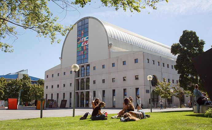 Archivo - Estudiantes, en la UPNA