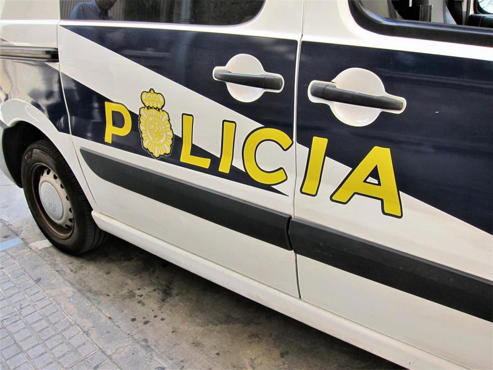 Archivo - Furgón de la Policía Nacional.
