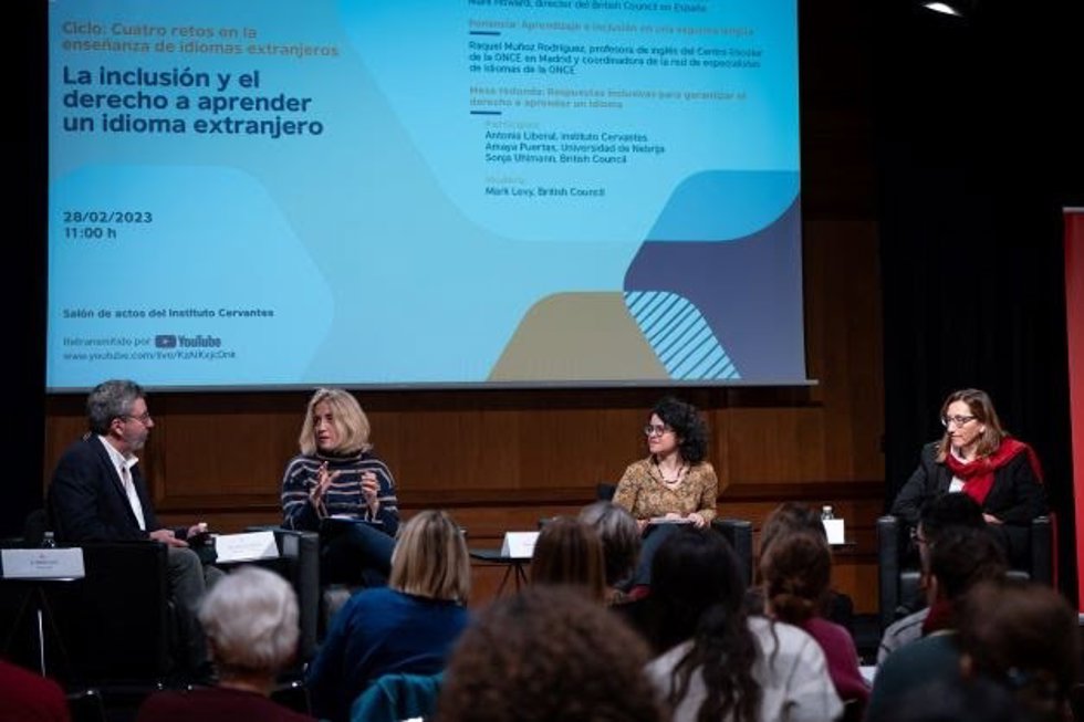De izda a dcha, Mark Levy, (British Council), Amaya Puertas (Universidad de Nebrija), Antonia Liberal (Instituto Cervantes) y Sonja Uhlmann (British Council).