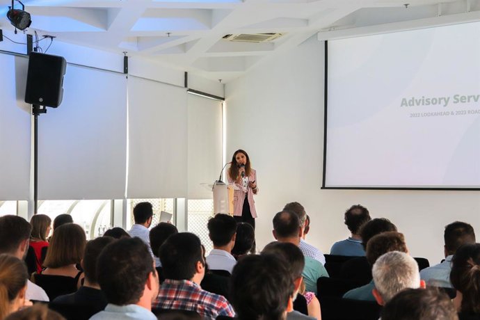 Irene Reyes presenta los servicios de la consultoría técnica