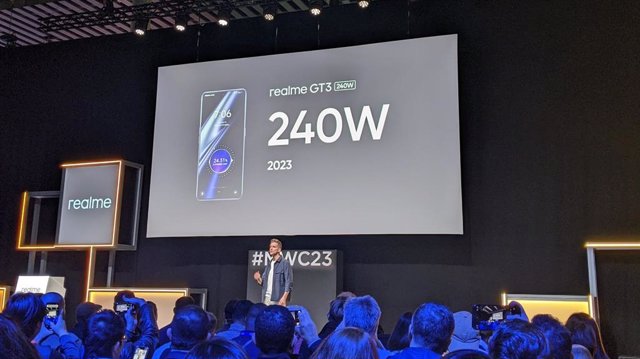 Presentación del nuevo realme GT3 en el Mobile World Congress (MWC) de Barcelona