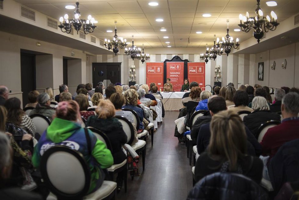 La secretaria general del PSN y candidata a la reelección como presidenta de Navarra, María Chivite, mantiene un encuentro con varias asociaciones de mujeres de Tudela y de municipios de la Ribera.