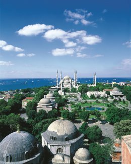 Archivo - Mezquita Azul en Estambul.