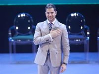 David Bisbal, muy emocionado, canta el himno de Andalucía tras ser nombrado Hijo Predilecto: “Esto es un sueño”