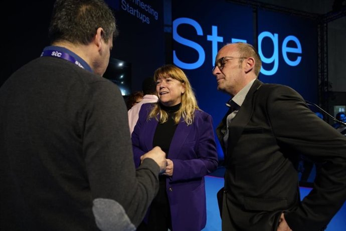 La consellera durante la visita