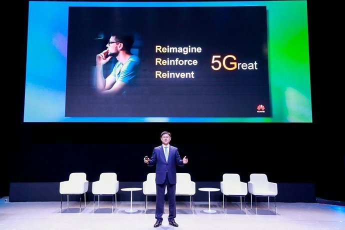 Li Peng, President of the Carrier BG, Huawei, delivers a keynote speech at a GSMA Summit