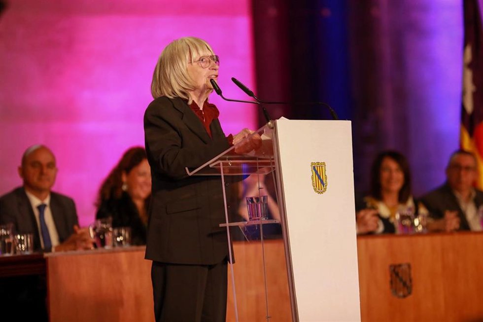 La escritora Antnia Vicens, en su intervención en el acto institucional de entrega de las Medallas de Oro 2023