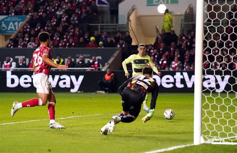 Bristol City - Manchester City.