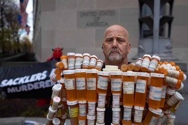 Archivo - Frank Huntley ha intentado concienciar sobre la adicción a los opiáceos con su escultura ''Pill Man''
