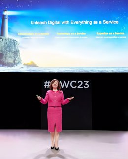 Jacqueline Shi delivers the Huawei Cloud keynote
