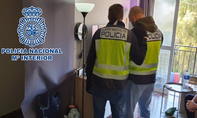 La Policía Nacional detiene a cuatro personas de un clan familiar por estafar 14.000 euros a unos grandes almacenes