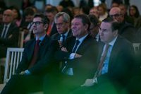 Page cree que la moción de censura debería ser "contra Abascal" y le afea que se tome "a cachondeo" la democracia