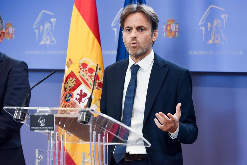 Archivo - El presidente del grupo parlamentario de Unidas Podemos en el Congreso, Jaume Asens, durante una rueda de prensa, en el Congreso de los Diputados, a 19 de diciembre de 2022, en Madrid (España).