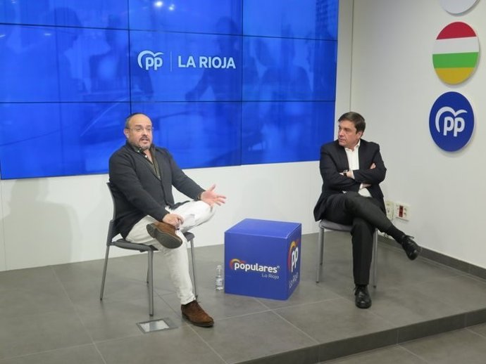 El presidente del Partido Popular de Cataluña, Alejandro Fernández, en un encuentro con 'populares' riojanos