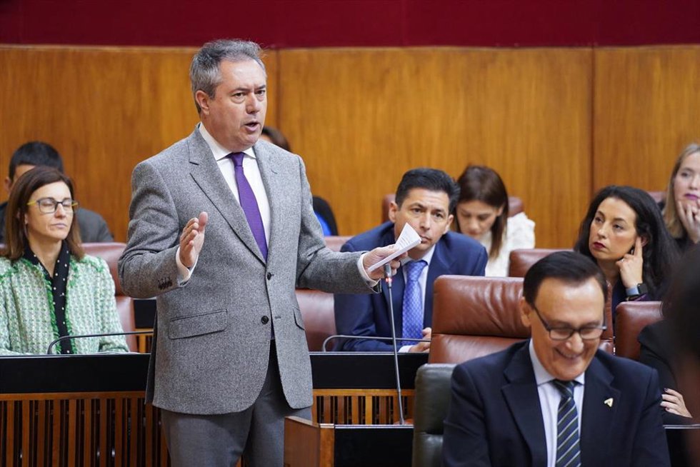 El secretario general del PSOE de Andalucía y presidente del Grupo Parlamentario Socialista, Juan Espadas, en una foto de archivo en el Parlamento andaluz.