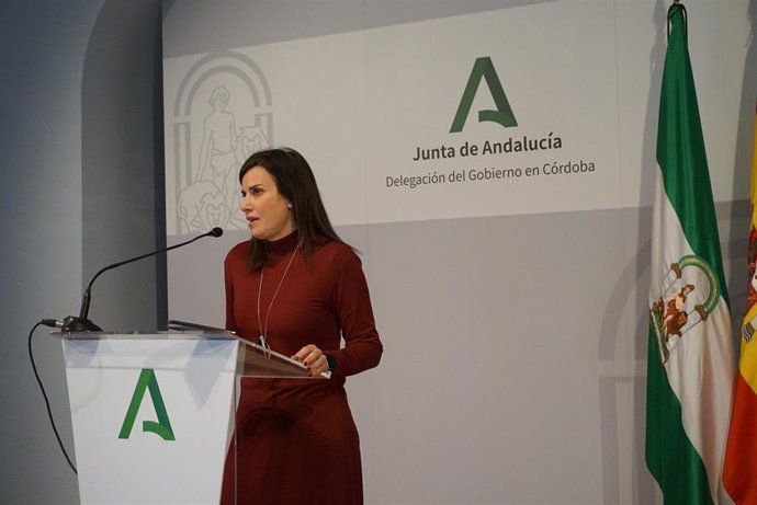 La delegada de Empleo, Empresa y Trabajo Autónomo, María Dolores Gálvez, en rueda de prensa.