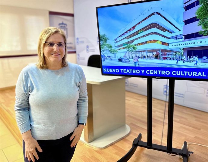 La alcaldesa de Fuengirola (Málaga), Ana Mula, en rueda de prensa.