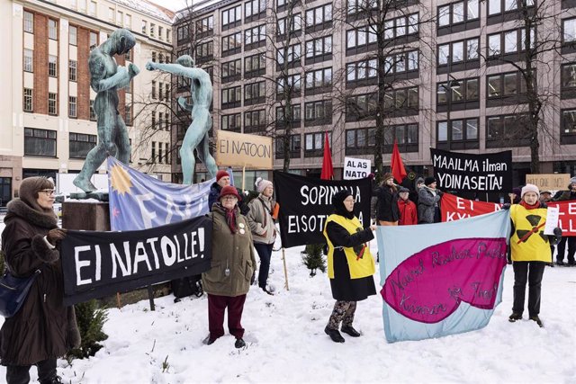 Protesta contra la OTAN en Helsinki, Finlandia