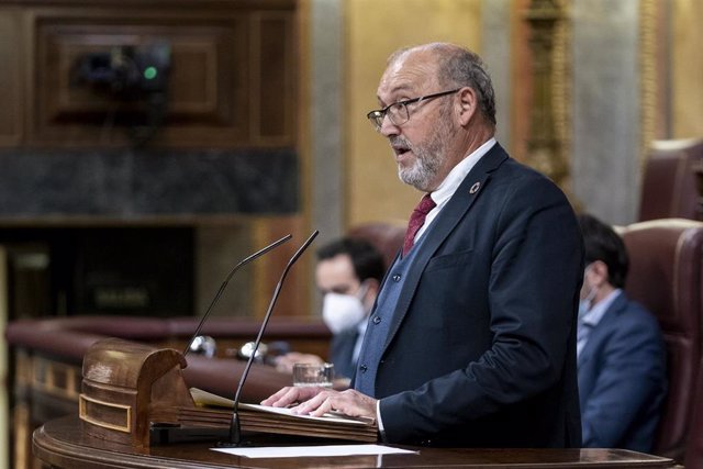 El presidente del grupo parlamentario de Unidas Podemos y En Comú Podem en el Congreso, Jaume Asens, durante una sesión plenaria en el Congreso de los Diputados, a 14 de febrero de 2023, en Madrid (España)