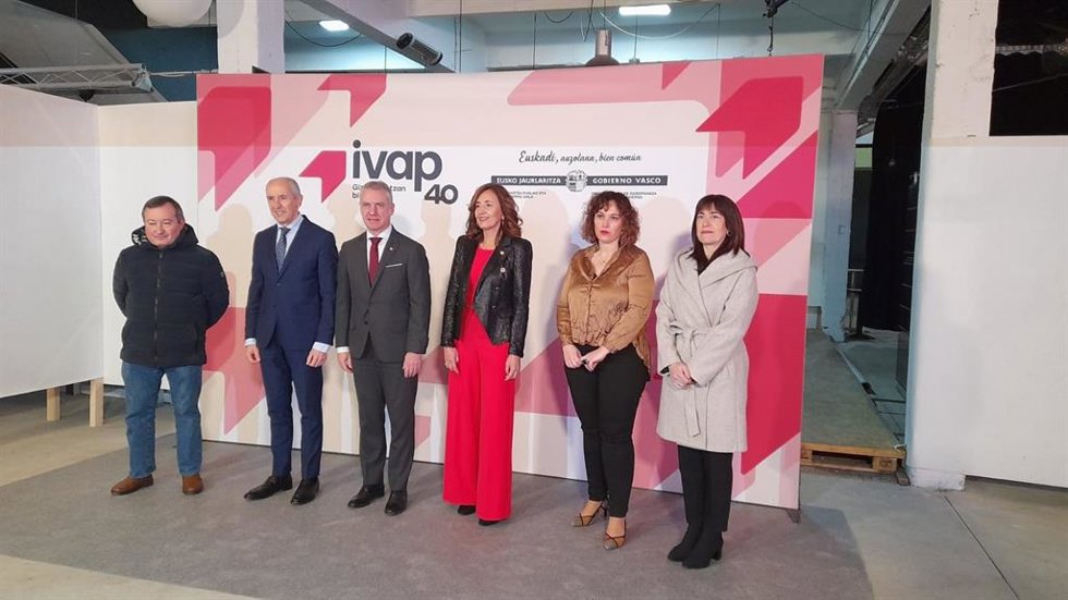 Iñigo Urkullu y Olatz Garamendi en el acto de conmemoración del 40 aniversario del IVAP.